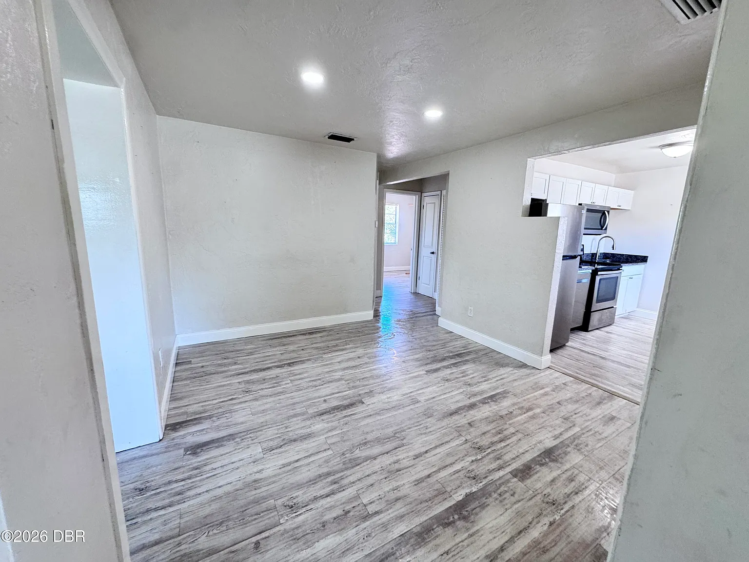 3 bed, 1.0 bath, 1386 sqft, $2,150 — Photo 4