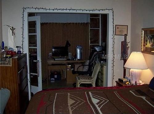 4th image of 2301 Glenwood Dr