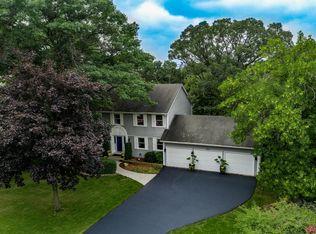 9882 Purgatory Rd, Eden Prairie, MN 55347