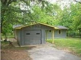 352 Queen Theresa Ln, Jackson, MS 39209