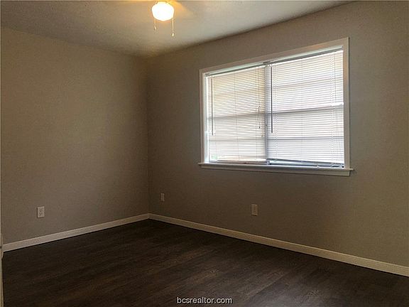 3rd image of 403 Manuel Dr #A-d
