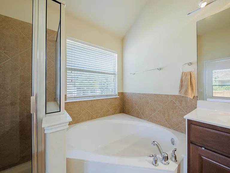 231 Saint Richie Ln — Photo 18