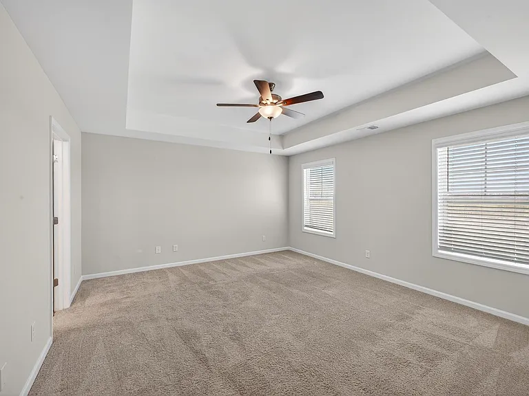 255 Mansell — Photo 22