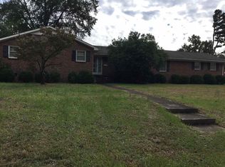 137 Shady Lane Dr, Wellford, SC 29385