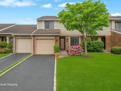 8 W Pond Court, Smithtown, NY, 11787