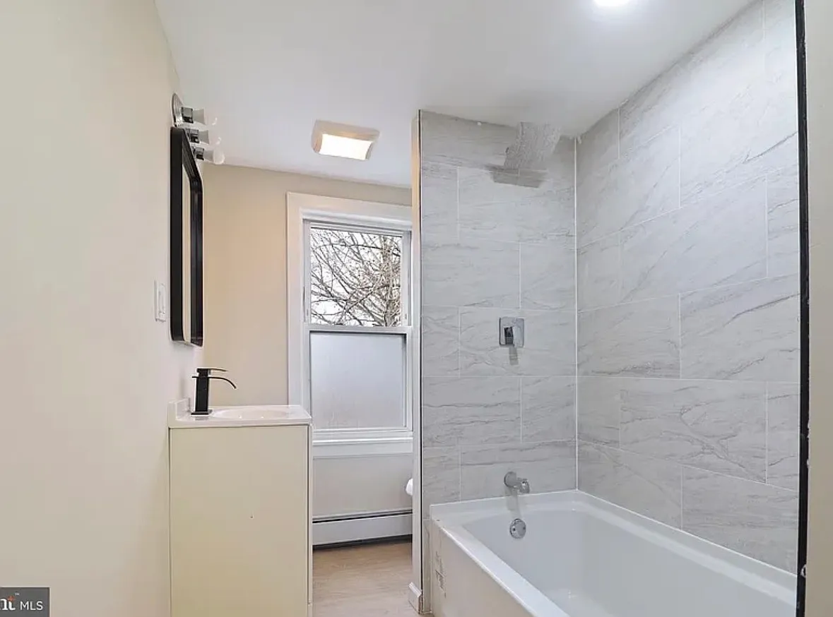 5 bed, 1524 sqft, $750 — Photo 2
