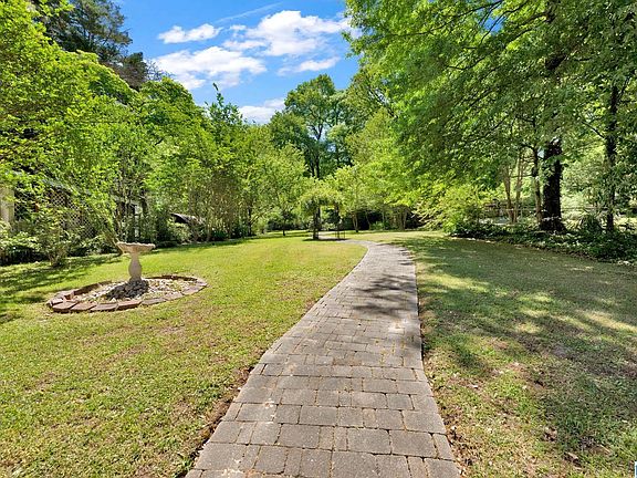 4th image of 522 Ridge Rd