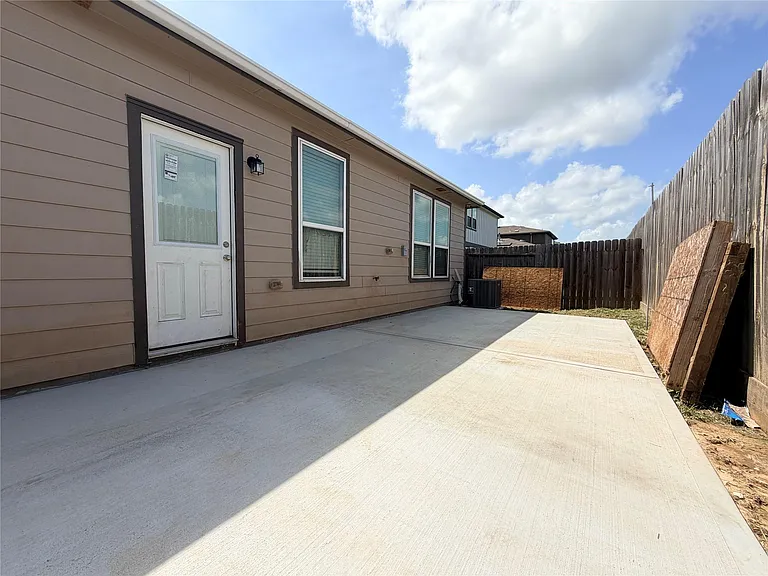10233 Cleartide Ln — Photo 17