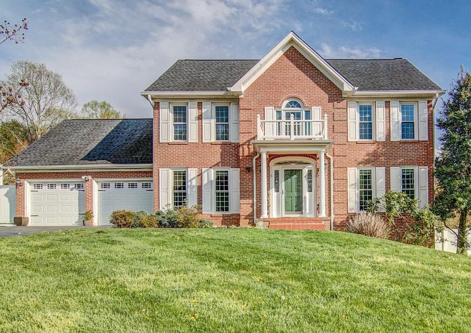 1st image of 105 Stonehenge Dr