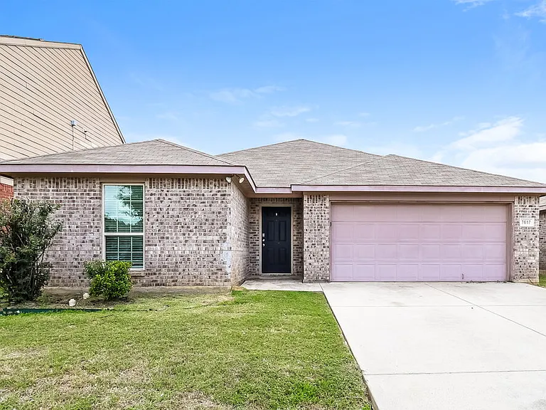7617 Hollow Forest Dr — Photo 1