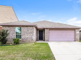 7617 Hollow Forest Dr, Fort Worth, TX 76123