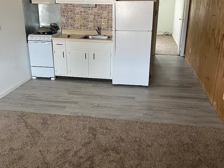 1890 S Walnut St #16 — Photo 5