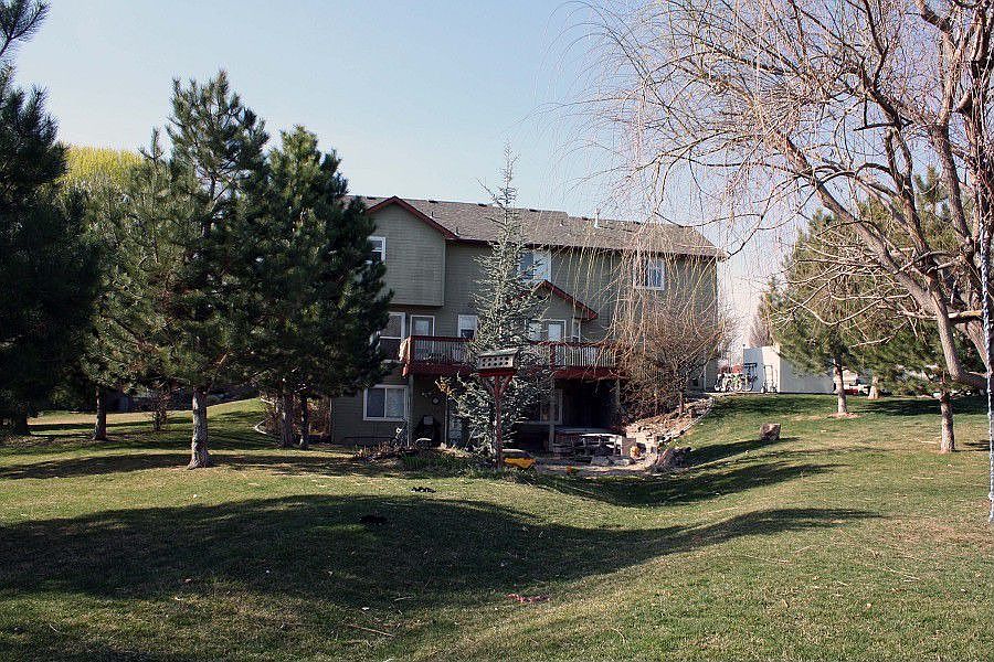 2nd image of 539 E Rocklan Ct