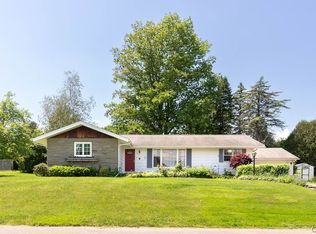 8 Riverview Dr, Fulton, NY 13069