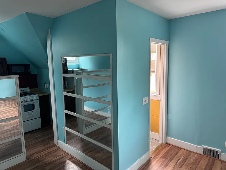 327 Meigs St #8 — Photo 8