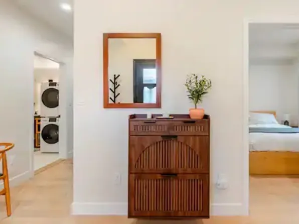 (undisclosed Address), Los Angeles, CA 90034