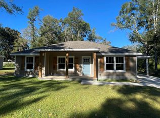 57 Lake Circle Drive Cir, Defuniak Springs, FL 32433