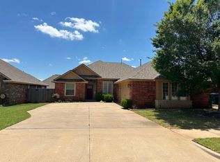 11716 SW 18th St, Yukon, OK 73099