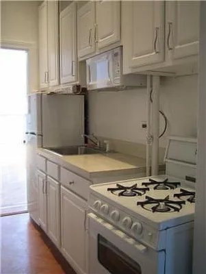 Rented by Green Line Realty | media 11