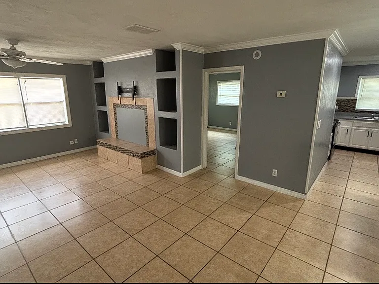 1108 Edith Dr — Photo 4