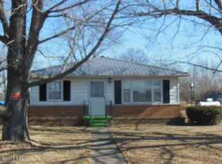 3098 Blue Mound Rd, Flora, IL 62839