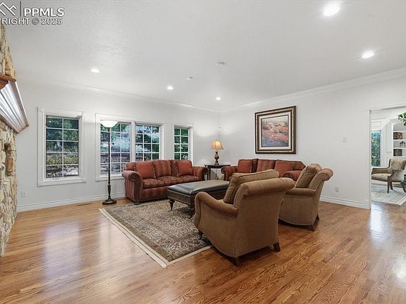 5th image of 7615 Winding Oaks Dr