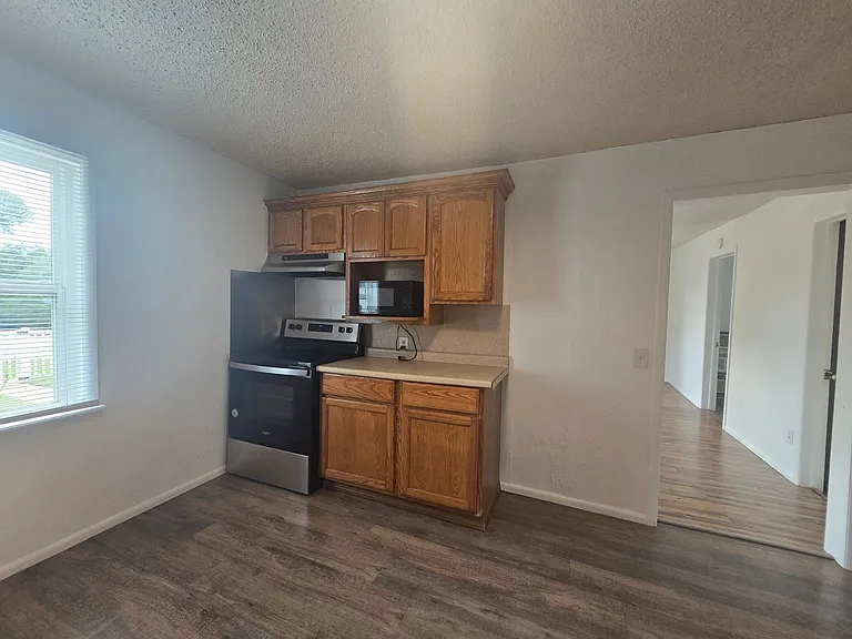 920 W Farrall St — Photo 2
