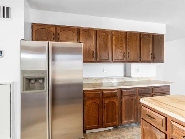 1705 Harmon Cove Tower image 9 of 49