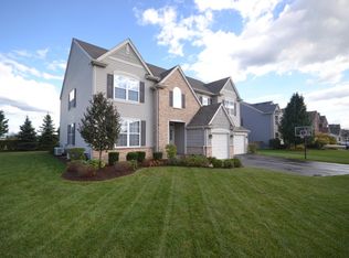 17025 S Auburn Ridge Dr, Lockport, IL 60441