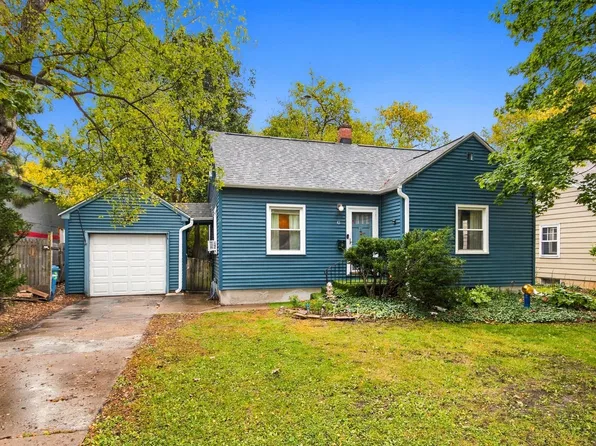 8 S Randall Rd, Aurora, IL 60506