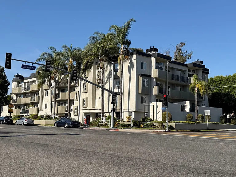 Laurel Canyon, 4500 — Photo 2