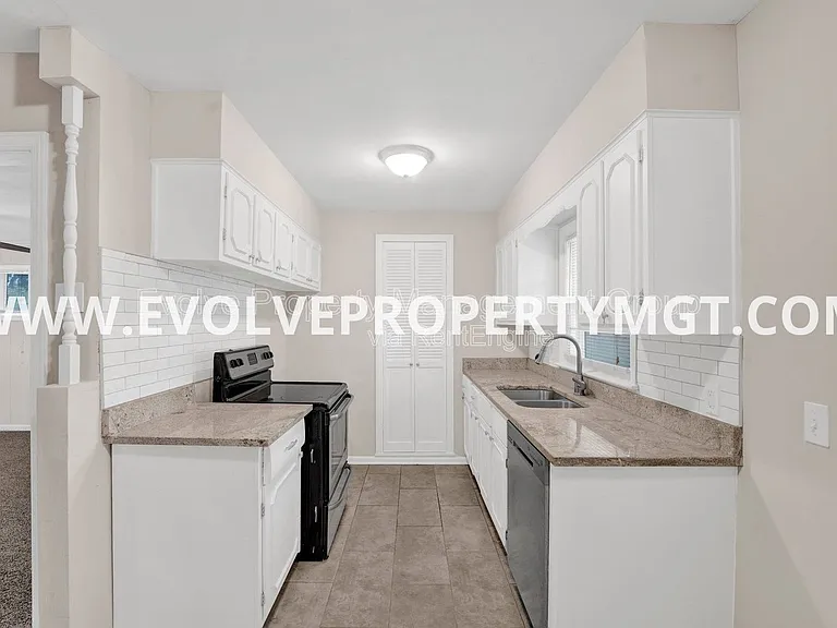 1257 Whitewater Rd — Photo 9