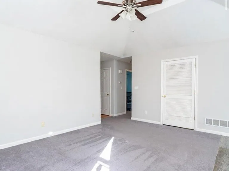 4768 Shenandoah Dr — Photo 5