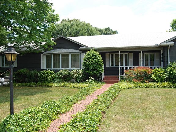 3rd image of 501 Bonnie Lassie Dr