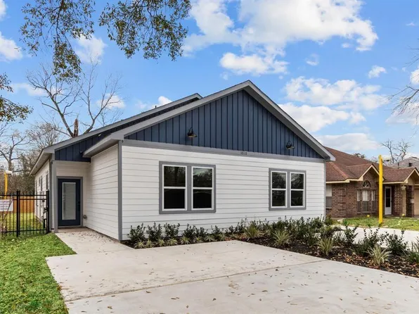 1010 Junell St, Houston, TX 77088