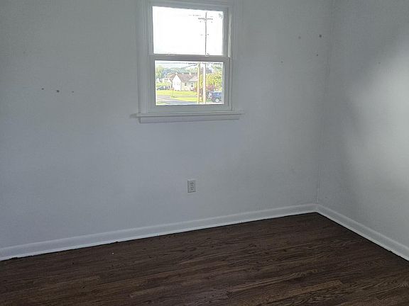 5th image of 1020 Montour St
