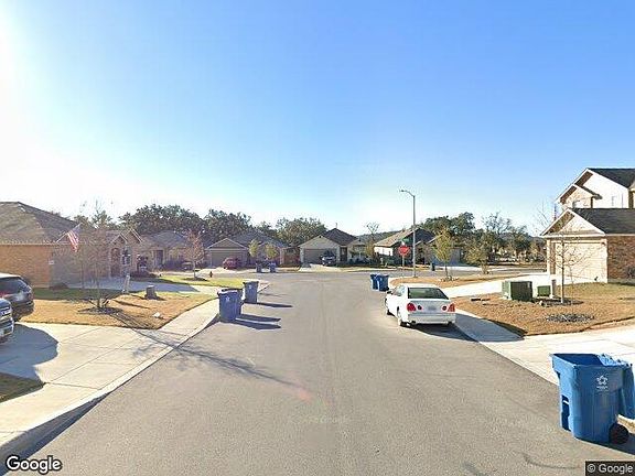 Exterior Neighborhood (street photo)