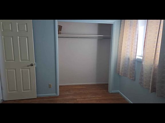 3rd image of 1239 Willard Ave