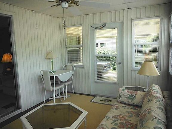3rd image of 48 Beaver Dam Ct #49