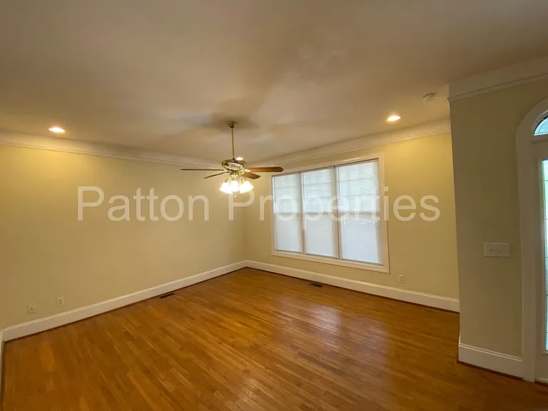 323 Pickens St — Photo 22