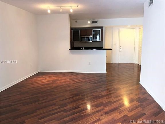 5th image of 18800 NE 29th Ave APT 219