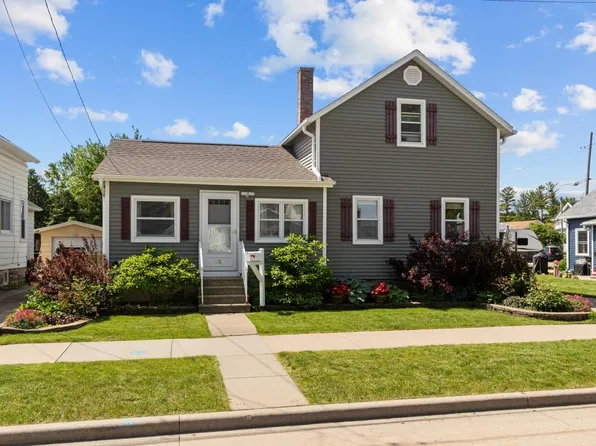 251 W 12th Ave, Oshkosh, WI 54902