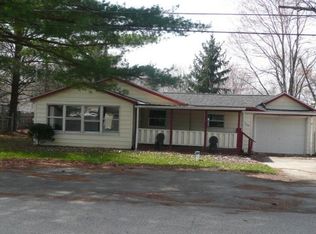 70102 Sheridan Dr, Edwardsburg, MI 49112