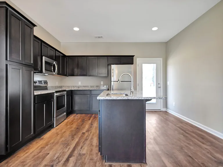 112 Kennah Ct — Photo 16