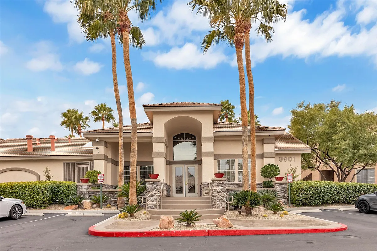 Building Photo - 9901 Trailwood Dr #1069