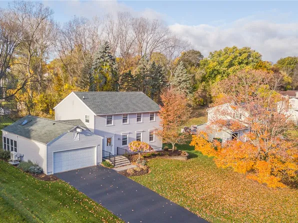 61 S Ridge Trl, Fairport, NY 14450
