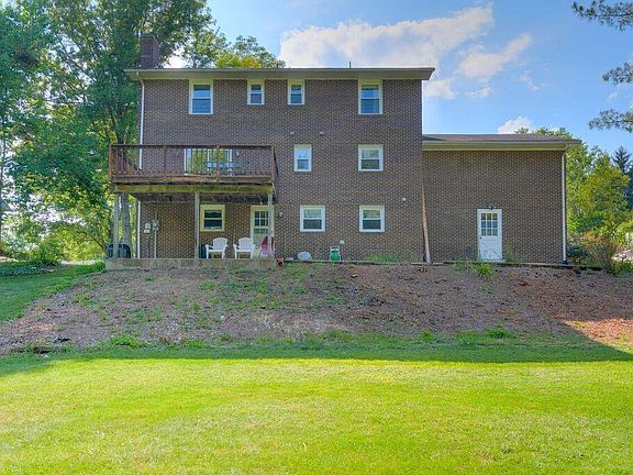 2nd image of 425 Stonegate Dr