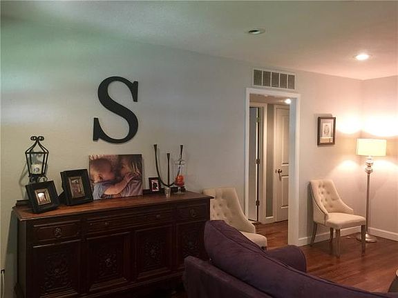 5th image of 890 Grove St