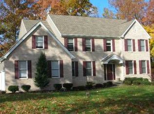 5 Greenbriar Rd, Mullica Hill, NJ 08062