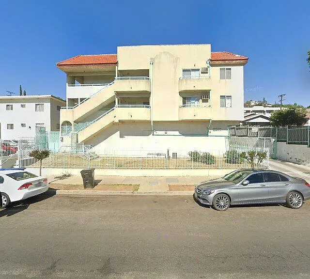 5271 Huntington Dr N #A — Photo 10